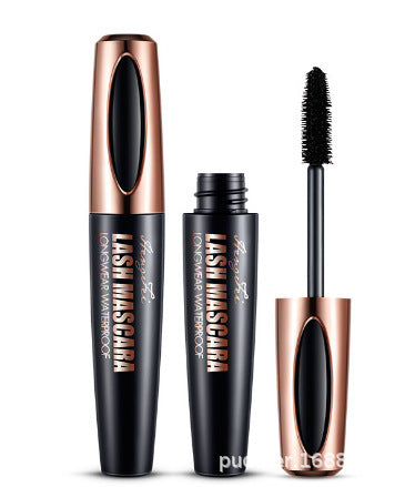 En tjock vattentäta mascara